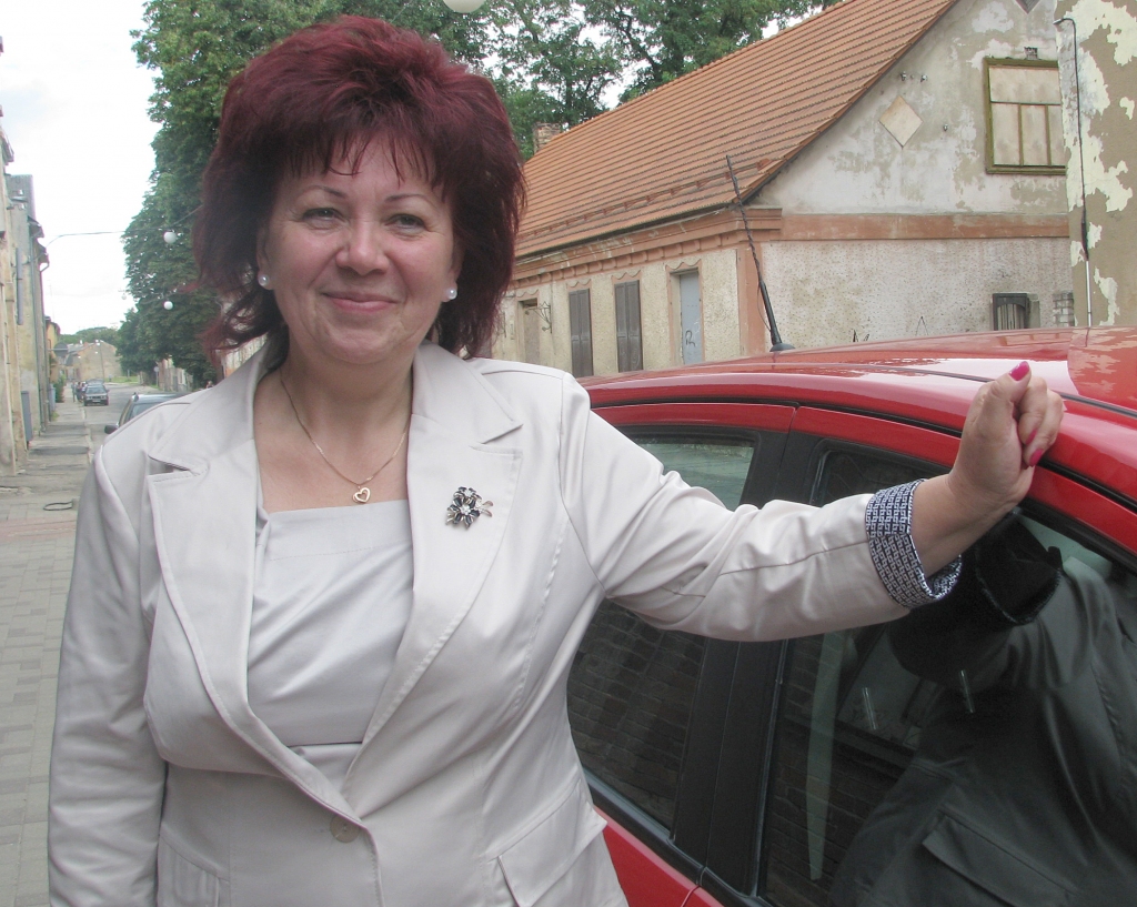 Inta Savicka cer uz pozitīvu balsojumu novada domes sēdē 25. jūlijā, lai drīz pēc tam sāktu darbu pansionāta «Derpele» vadītājas amatā.
Autors: Vilnis Auzāns