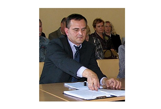 Juridiskās nodaļas vadītājs Modris Mākulēns skaidroja, ka likums pieļauj finanšu komitejā deputātu skaitu no trīs līdz 17.
Autors: no «Bauskas Dzīves» arhīva.