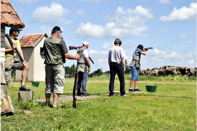 Sporta kluba «Bauskas zemgaļi» šautuvē Īslīces pagastā.
Autors: no «Bauskas Dzīves» arhīva