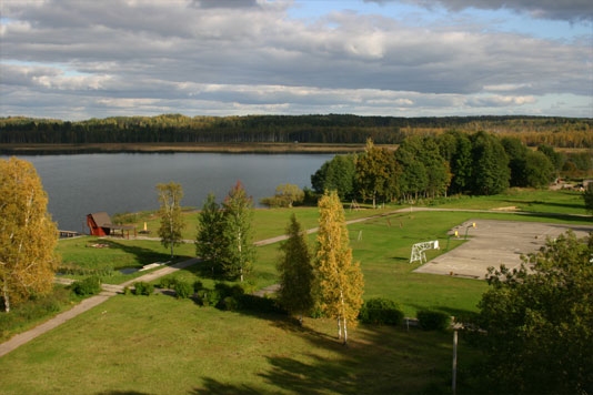 Pļaviņu novada Mežezerā notiek nometne bērniem ar īpašām vajadzībām.
Autors: viss.lv