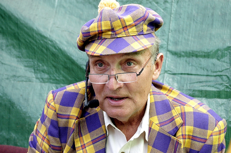 Pašvaldības apbalvojums «Bauskas novada Goda pilsonis» piešķirts aktierim Uldim Dumpim par Bauskas novada vārda popularizēšanu un sakarā ar nozīmīgu dzīves jubileju.
Autors: no «Bauskas Dzīves» arhīva