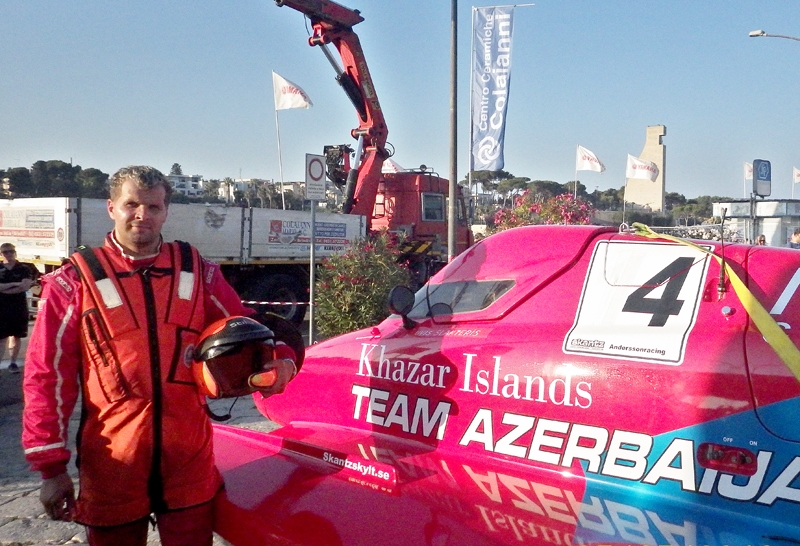 Uvis Slakteris Itālijā pie īrētās laivas.
Autors: no «Riga Powerboat Team» arhīva