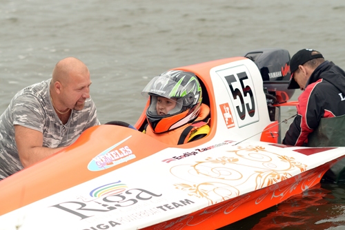 Savu pirmo uzvaru JT-250 klasē Latvijas čempionātā izcīnīja Endija Zaumane.
Autors: no «Bauskas Dzīves» arhīva