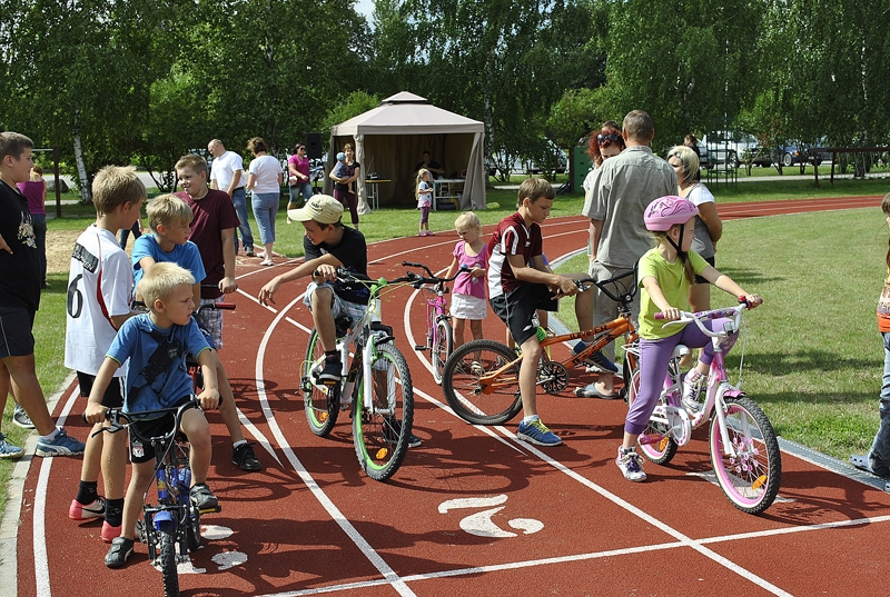 Rundāles novada sporta svētkos uz starta - velobraucēji.
Autors: Māris Krūmiņš