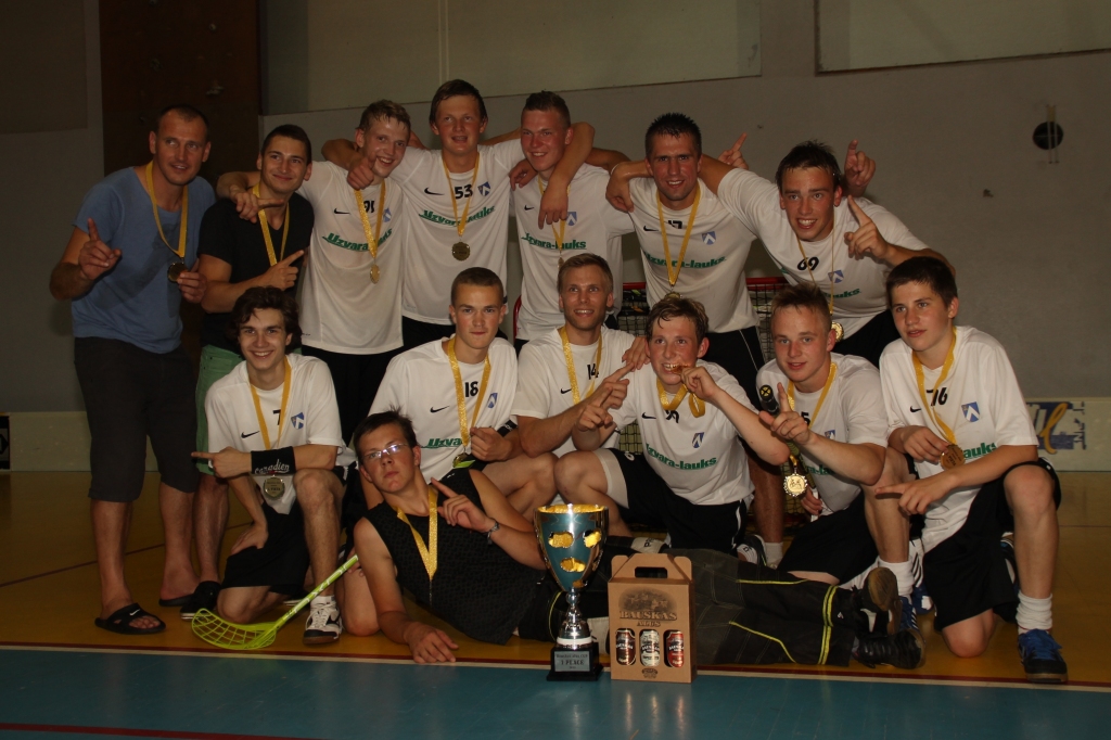 FK «Bauska» izcīnīja «Bauskas alus kausu 2013». 

Autors: Uldis Varnevičs