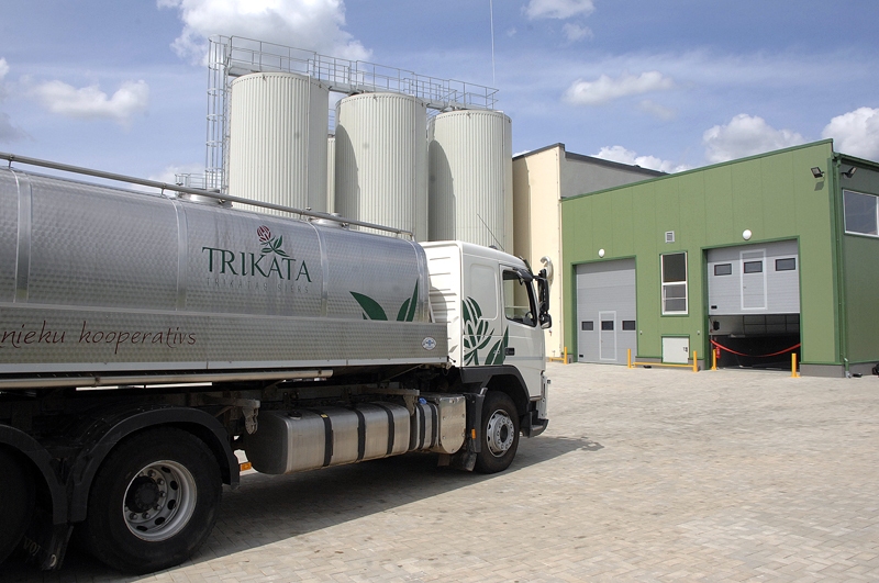 «Latvijas piena» pārstrādes rūpnīca kā zemnieku kooperatīvu īpašums ir viens no risinājumiem, kā tirgū diktēt savus noteikumus un saglabāt eksporta konkurētspēju.
Autors: Foto no «Bauskas Dzīves» arhīva.