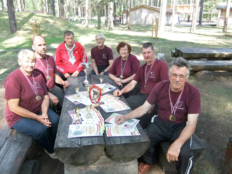 Bauskas komandas pārstāvji Latgales invalīdu sporta spēlēs. 
Autors: Foto no Jāņa Jegorova albuma. 