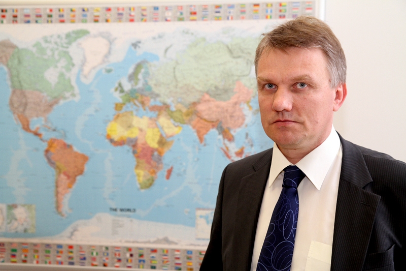 Jānis Sīlis, Latvijas pārstāvniecības Briselē runasvīrs, jau tagad organizē speciālistu darbu dažādās ES institūcijās, lai pienācīgi sagatavotos prezidentūras posmam.
Autors: FOTO – ĀRLIETU MINISTRIJA