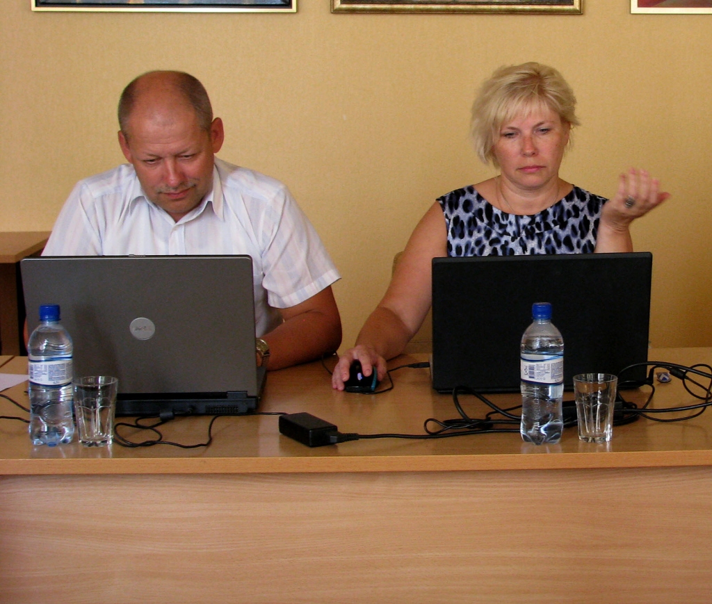 Bauskas novadā jaundzimušo vecākiem ir cerības saņemt pašvaldības finansiālu pabalstu. To rosina deputāti Aija Spriņķe un Aleksandrs Novickis (Reformu partija/Latvijas Atdzimšanas partija). 
Autors: Vilnis Auzāns