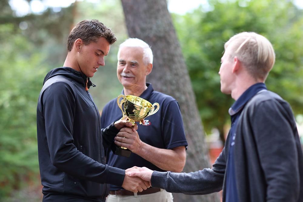 Mārtiņš Podžus (no kreisās) kļuvis par Latvijas vasaras tenisa čempionāta uzvarētāju.
Autors: lts.lv