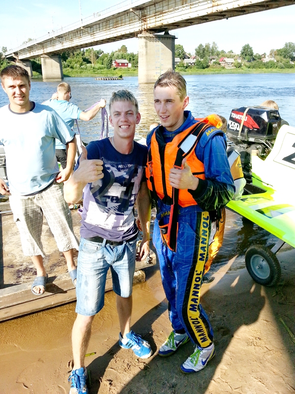 Edijs Francis (no labās) kopā ar Kristapu Paegli, kurš šajā posmā pildīja mehāniķa lomu.
Autors: Uldis Varnevičs