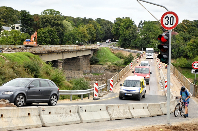 Pār Mūsu pa pagaidu tiltu satiksme tika atklāta otrdien, 20. augustā, pulksten 16.50.
Autors: Foto – Ivars Bogdanovs