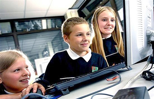 Jauniešiem, darbojoties internetā, jādomā par savu drošību.
Autors: no «Bauskas Dzīves» arhīva