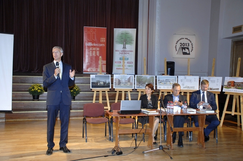 Uz tikšanos Bauskā bija ieradies Eiropas Parlamenta (EP) deputāts Krišjānis Kariņš («Vienotība»), ekonomikas ministra padomniece Ilona Platonova, Rīgas domes deputāts Aleksandrs Kiršteins (Nacionālā apvienība) un Latvijas Tirdzniecības un rūpniecības kameras valdes priekšsēdētājs Jānis Endziņš.

Autors: Ivars Bogdanovs