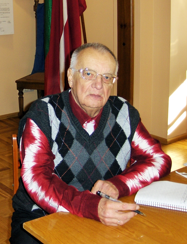 Ilgars Krauze aicina Bauskas reģiona tautfrontiešus 8. novembrī piedalīties LTF 25. gadadienas konferencē Bārbeles tautas namā. 
Autors: B. Krauze