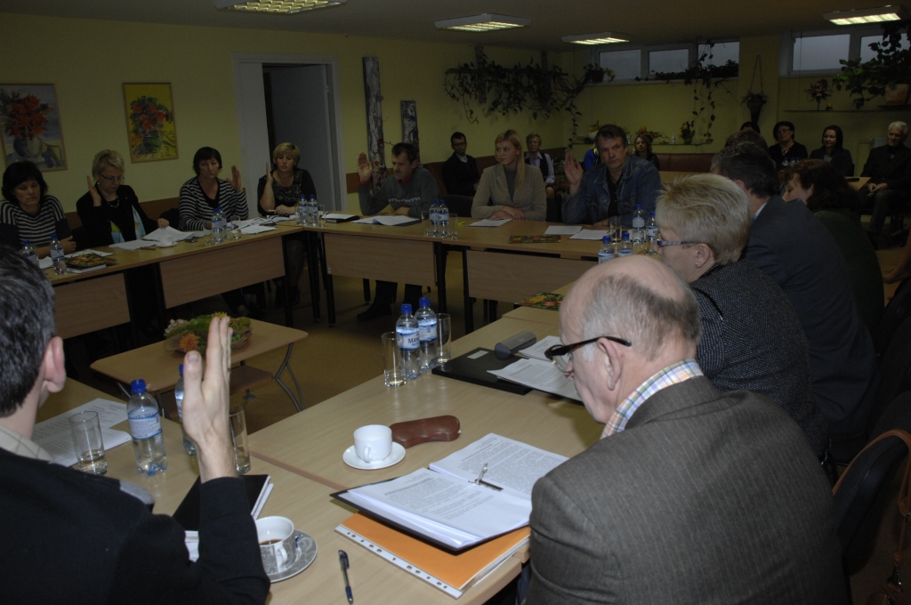 Vecumnieku novada domes sēdē 30. oktobrī deputāti balsoja par atbalstu piedāvājumam būvēt biomasas koģenerācijas elektrostaciju netālu no ciema teritorijas. Ar gandrīz vienprātīgu lēmumu iecere tika noraidīta. 
Autors: Ivars Bogdanovs