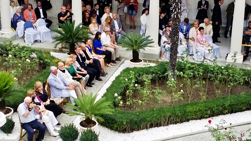 Foruma noslēguma ceremonija bijušajā Krievijas caru rezidencē – Livādijas pilī. 
Autors: Foto no albuma.