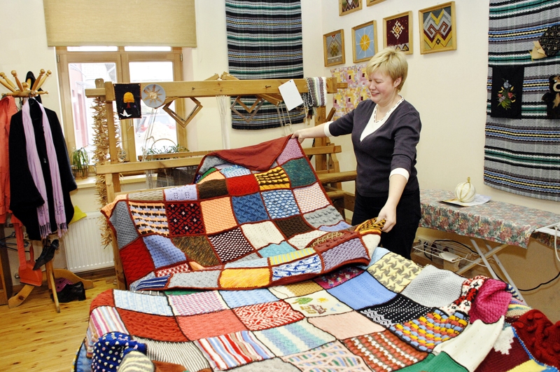 Ilze Krieviņa pieaugušajiem rokdarbus māca jau trešo gadu
Autors: no «Bauskas Dzīves» arhīva.