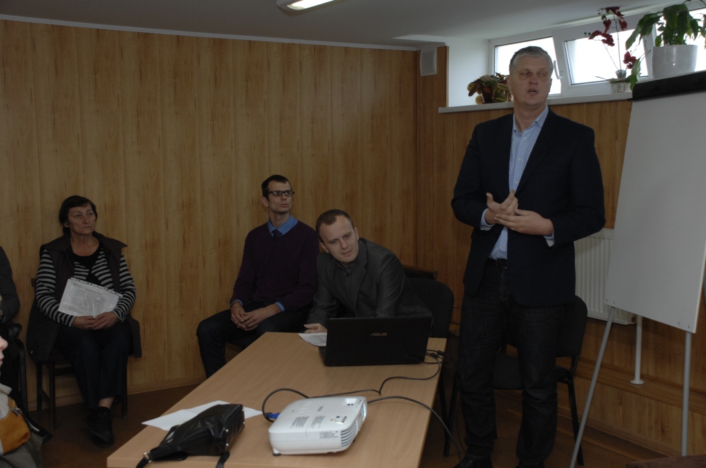 Būvniekus pasākumā pārstāvēja Ģirts Folmanis, SIA «Energy Investments» pilnvarotais pārstāvis, Rīgas Tehniskās universitātes speciālists Aleksandrs Soročins un uzņēmuma projektētājs Artūrs Veiss.
Autors: Ivars Bogdanovs