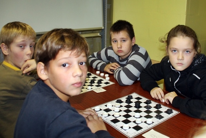 Viktorija Buhbindere (no labās) Bauskas novada olimpiādē izcīnīja trešo vietu, bet Latvijas kausa izcīņā bija piektā. 
Autors: Uldis Varnevičs