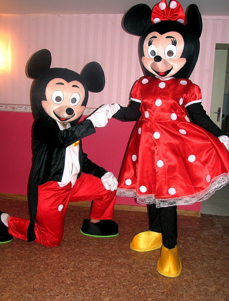 Bērnu iecienītākā ballīšu maska – mikipeļu pāris.
Autors: Foto no Kitijas Kiznes personiskā arhīva.