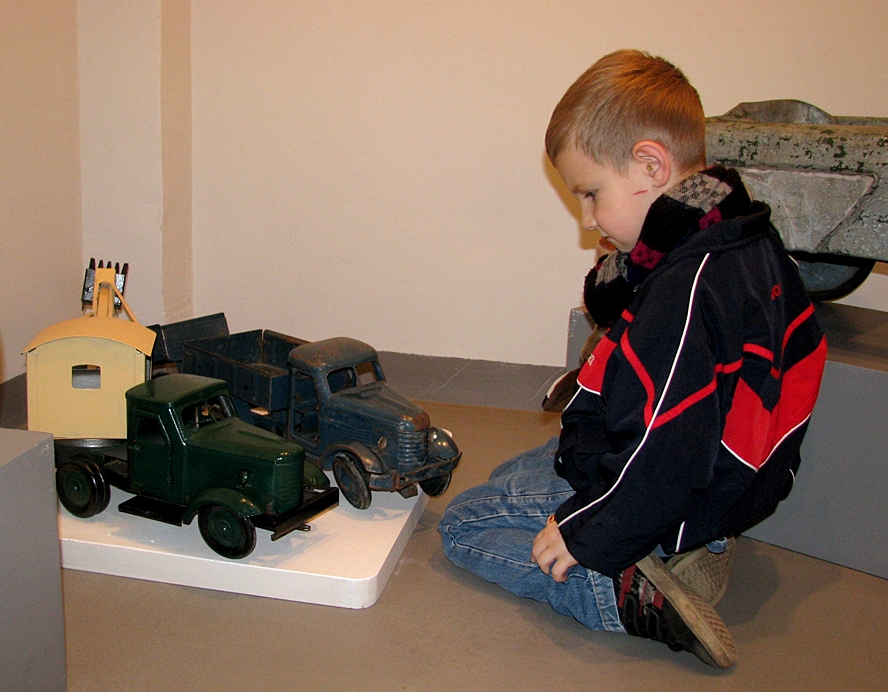 Kārlis Barons  stāstīja, ka no veco laiku mašīnām viņam patīkot iekrāvējs un kravas auto.
Autors: Vilnis Auzāns