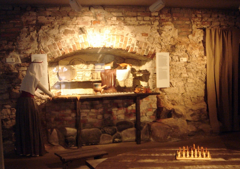 Viduslaiku amatnieka darbnīca vēstures ekspozīcijā.
Autors: Foto – Kristīne Selane