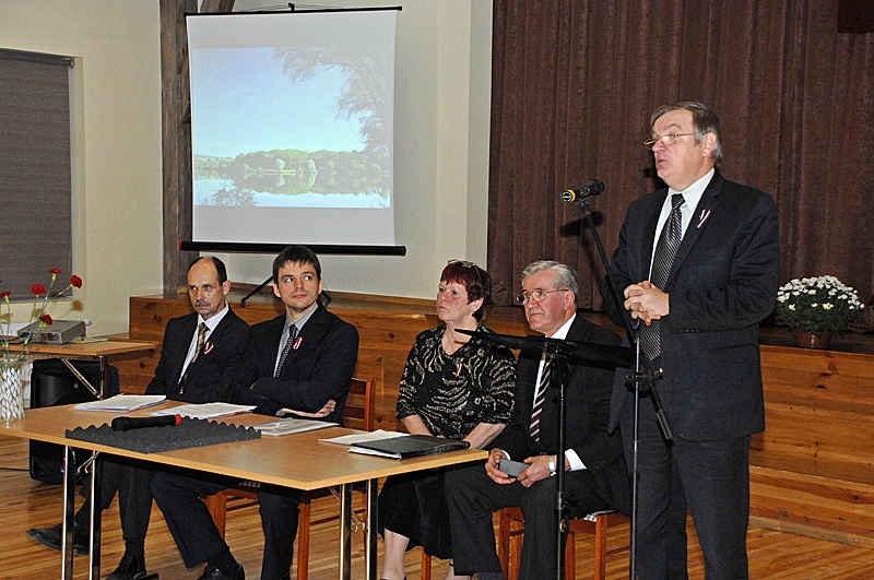 Sanākušos uzrunā Saeimas deputāts Romualds Ražuks.
Autors: Ivars Bogdanovs