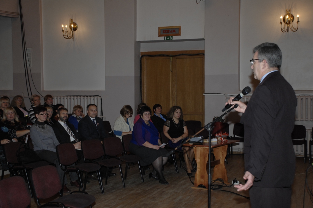 Bauskas novada domes priekšsēdētājs Raitis Ābelnieks šodien Zemgales reģionālajā publisko bibliotēku seminārā paziņoja, ka nākamgad novadā iecerēts paaugstināt algas bibliotekāriem.
Autors: Ivars Bogdanovs