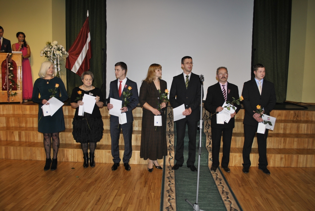 Iecavas novada aktīvisti, kas saņēma apsveikumus par šogad sekmīgi īstenotiem vides uzlabošanas projektiem ar Nīderlandes fonda KNHM atbalstu.
Autors: Madara Ērgle