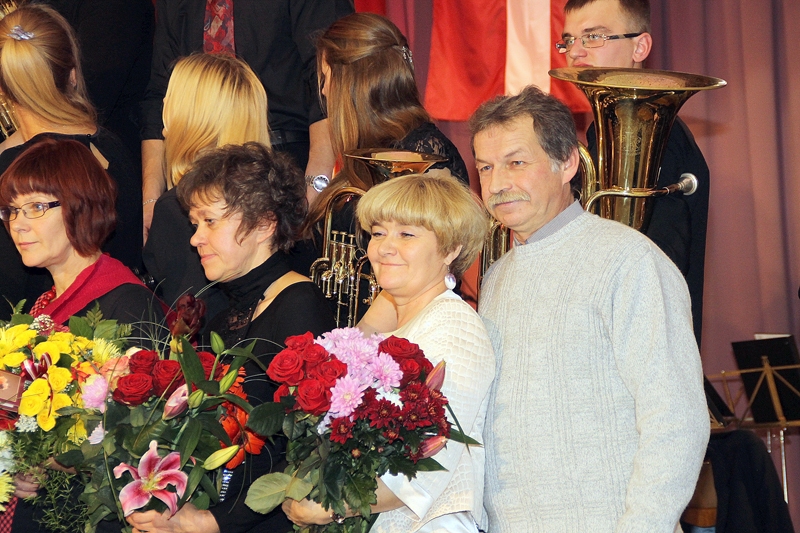 Atzinības rakstus saņēmušo vidū arī Aldis un Inga Lebeži (no labās), Antra Zikova un Līga Bikmane. 
Autors: Foto – Uldis Varnevičs