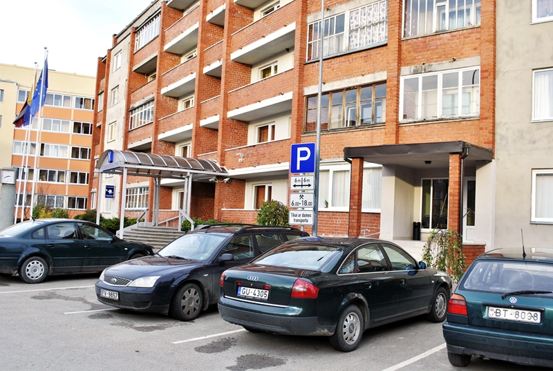 Iecavas novada domes kase un grāmatvedība tagad atrodas pirmajā stāvā līdzās pašvaldības galvenajai ieejai.
Autors: Madara Ērgle