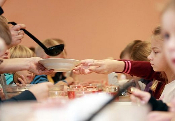 2014. gada budžetā Rundāles novadā atvēl līdzekļus brīvpusdienām visiem skolēniem no 1. līdz 12. klasei.
Autors: Foto no «Bauskas Dzīves» arhīva.