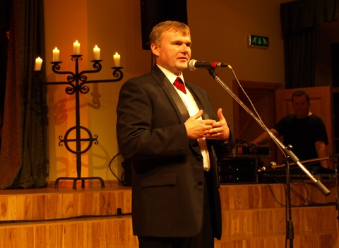 Viens no Iecavas kora vadītājiem - Uģis Matvejs.
Autors: iecava.lv