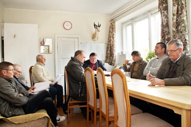 Bauskas mednieku un makšķernieku biedrības kopsapulcē ar nelielu pārstāvniecību pieņēma vairākus svarīgus lēmumus.
Autors: Uldis Varnevičs