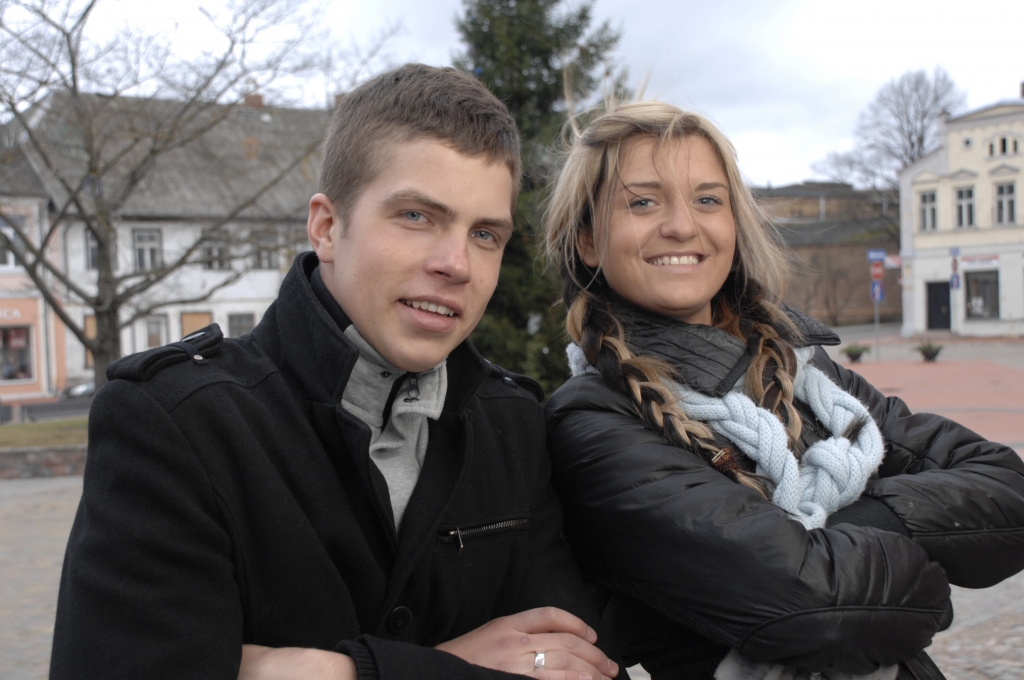 Nedēļas sākumā mūspuses mūziķi Mārtiņš Jātnieks un Sabīne Berezina saņēmuši Autortiesību bezgalības balvu.
Autors: No «Bauskas Dzīves» arhīva.