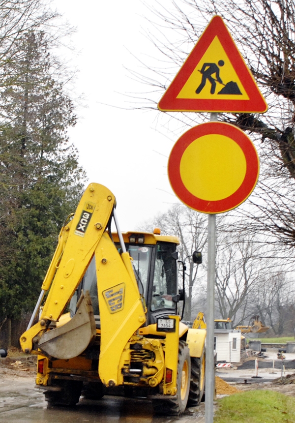 Slēgts Pilskalna ielas posms. Au-
tovadītāji aicināti sekot informācijai par apbraucamajiem ceļiem.
Autors: Ivars Bogdanovs