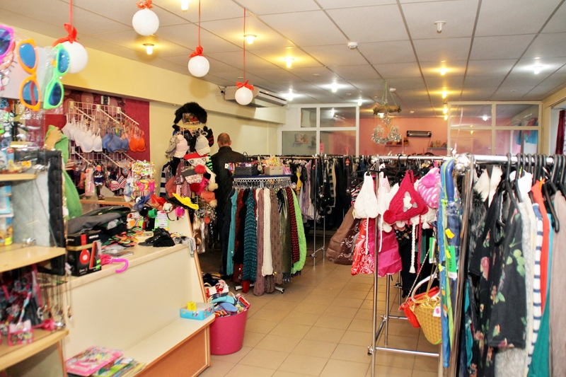 Lietoto apģērbu tirgotāja SIA «Ketrina» Bauskā sodīta par nelielu kļūdīšanos par labu pircējiem. 
Autors: Uldis Varnevičs