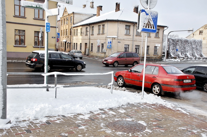 Vairāki automobiļi, kas gaida manevra izdevību bīstamajā Kalna un Rīgas ielas krustojumā, nav retums.
Autors: Ivars Bogdanovs