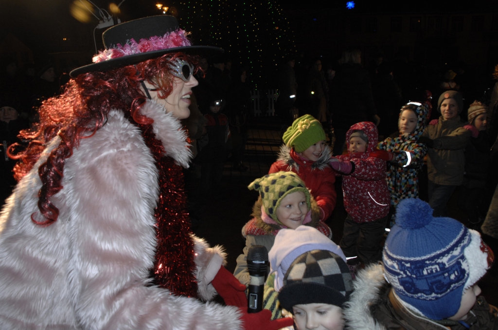 Sarīkojumā pie Svitenes tautas nama ikviens varēs dzirdēt Ziemas pasaku un piedalīties egles iedegšanā kopā ar Piparkūku feju.
Autors: Ivars Bogdanovs
