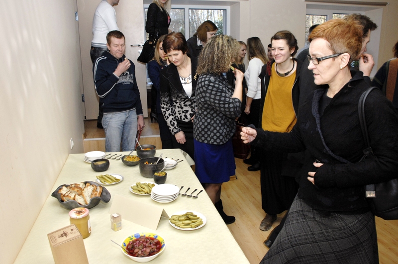 Uzņēmēju forumā Rundāles novada Svitenē satikās ieinteresēti cilvēki no vairākām pašvaldībām Latvijā un Lietuvā. Degustācijai tika piedāvāta vietējo Rundāles novada mājražotāju produkcija.
Autors: Ivars Bogdanovs