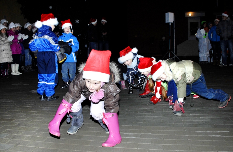 Mazajiem rūķiem Ziemassvētku prieku laikapstākļi nespēj sabojāt.
Autors: Foto – Ivars Bogdanovs