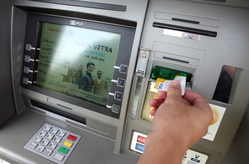 Maksājumus Jaungada naktī nevajadzētu kārtot. 
Autors: no diena.lv