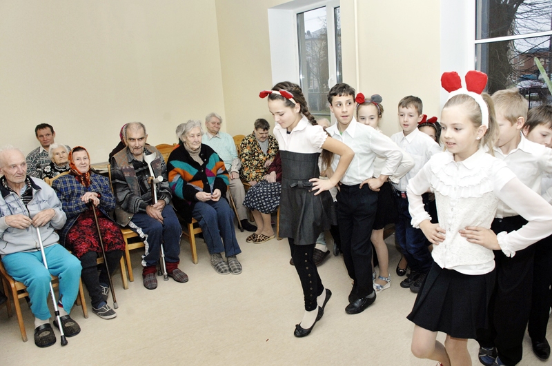 Jauku pārsteigumu pansionāta «Derpele» iemītniekiem bija sagādājuši Jaunsaules pamatskolas sākumklašu skolēni.
Autors: Ivars Bogdanovs