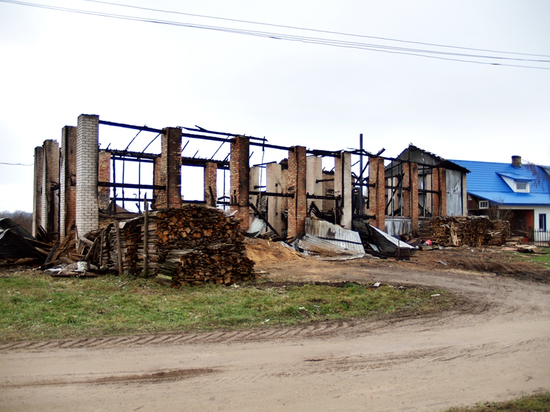 Brikešu ražotne Iecavā deva iztiku uzņēmēja Arņa Bangas ģimenei ziemā, bet tagad tās nodegšanu izmeklēs policija.
Autors: Antra Ērgle