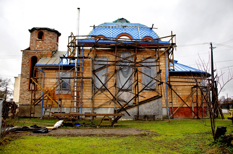 Iecavas pareizticīgo baznīca vēl top, tomēr tas nekavē draudzes dalībniekus svinēt Ziemassvētkus.
Autors: Foto – Ivars Bogdanovs
