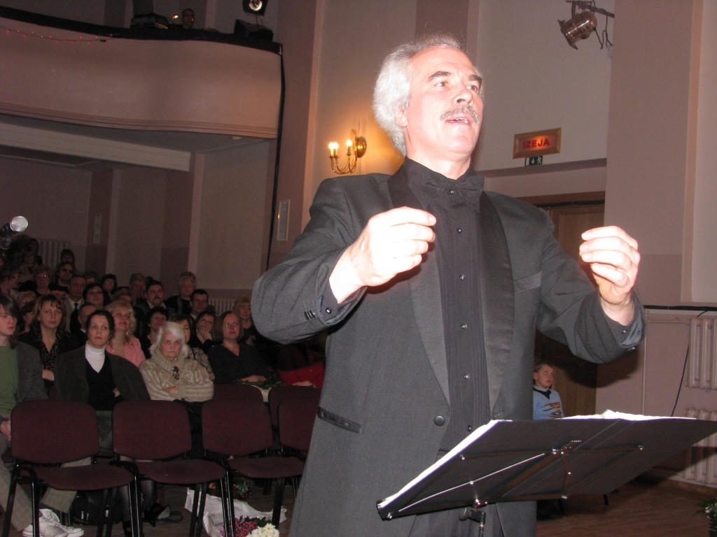 Kora mākslinieciskais vadītājs vairāk nekā 20 gadus ir Einārs Redbergs.
Autors: No arhīva.