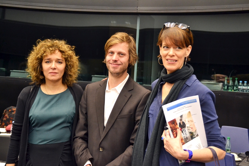 Režisori. Itāliete Valērija Golīno (no kreisās), beļģis Fēlikss van Grūningens un angliete Klīo Bērnarda.
Autors: Foto – Kristaps Ābelnieks