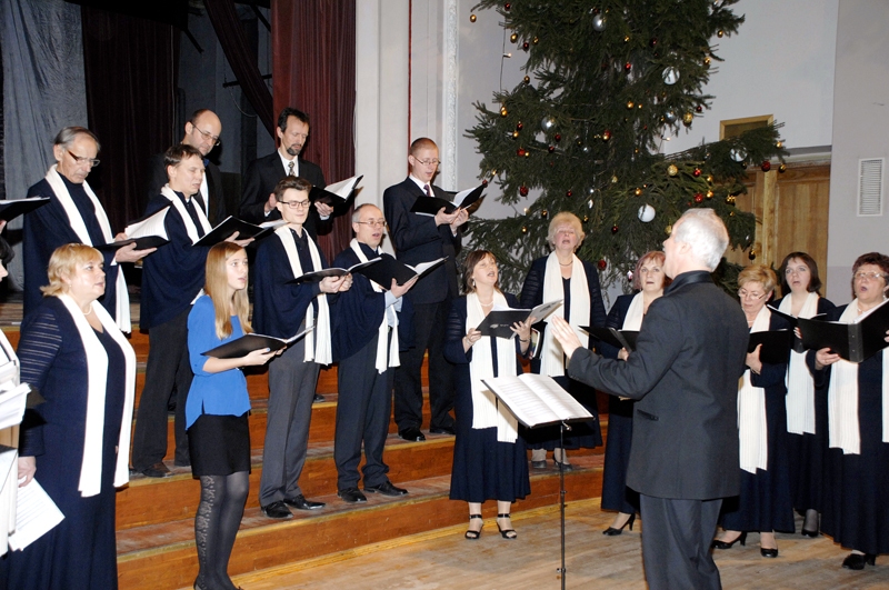 Codes pagasta jauktais koris «Mēmele», mākslinieciskā vadītāja Eināra Redberga diriģēts, dzied jubilejas koncertā.
Autors: Ivars Bogdanovs