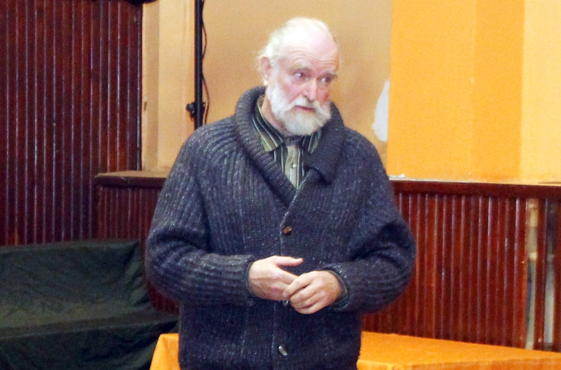 Zigurds Vidiņš, filmas «Tēvu barikādes» režisors, tikās ar iedzīvotājiem Svitenē.
Autors: Foto – Kristīne Kociņa